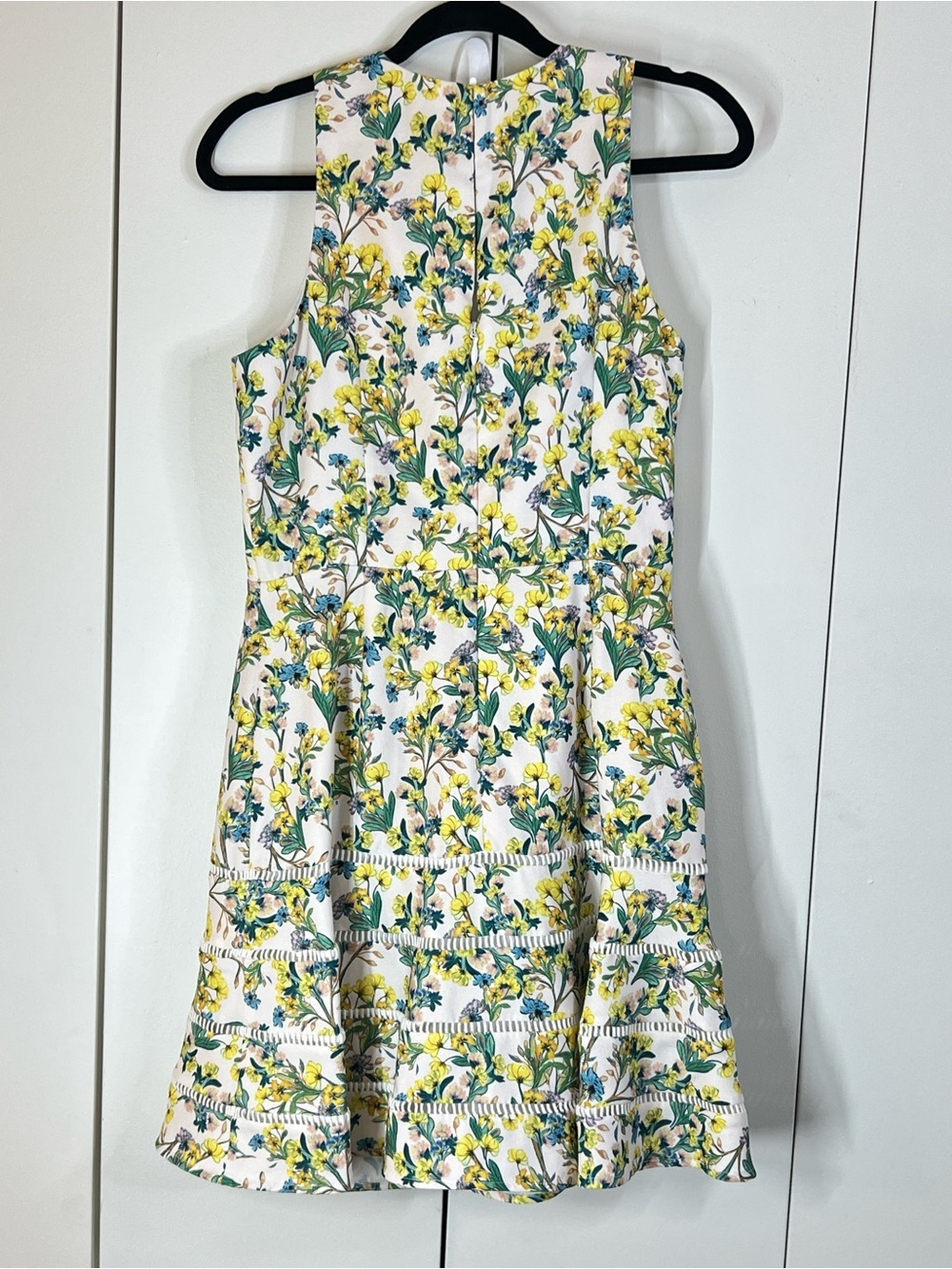 CHELSEA 28 Women’s Medium Yellow and Green Floral Sleeveless Dress